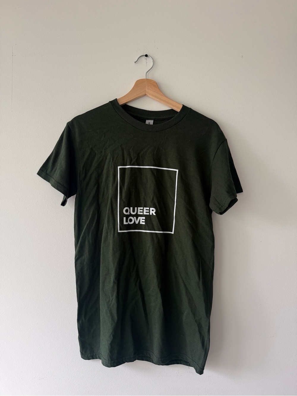 Queer Love Graphic T-Shirt - Dark Green